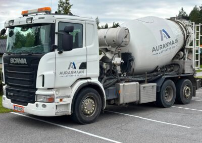Auranmaan Lattiatyö Oy uusi oma betoniauto 1
